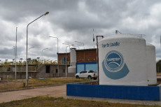 SAMEEP. Empresa del Estado provincial, planta potabilizadora de agua en Puerto Lavalle.